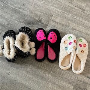 Cozy Black/Cream  fuzzy Slippers & 2 Smiley Faces AS IS 2 -7/8 1-8/9 Used/AS IS!